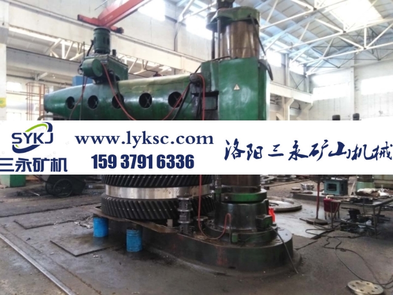 三永礦機(jī)滾齒機(jī).jpg